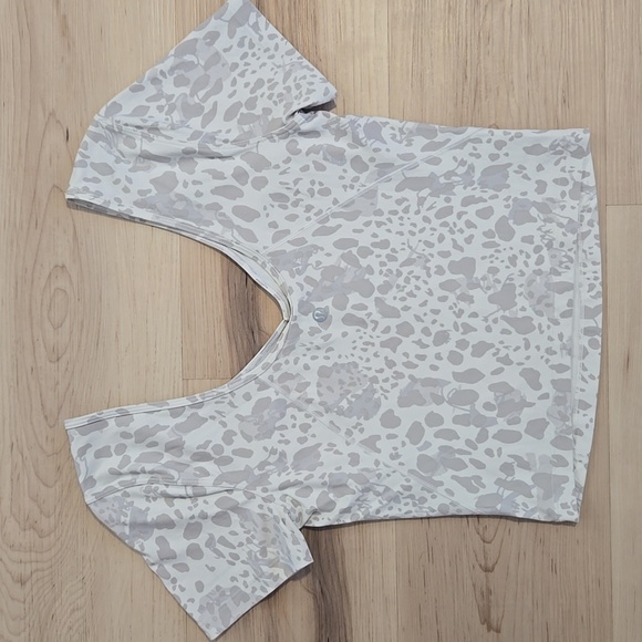 Lululemon Align Leopard Tee, Size 6 - Picture 2 of 4